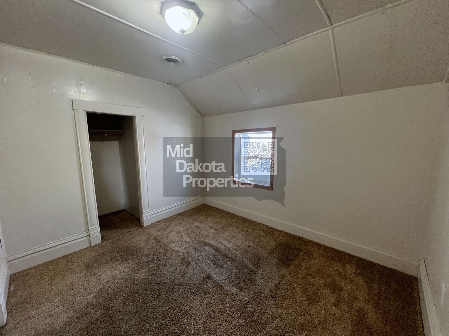 Mitchell Apartment: 821 E 7th