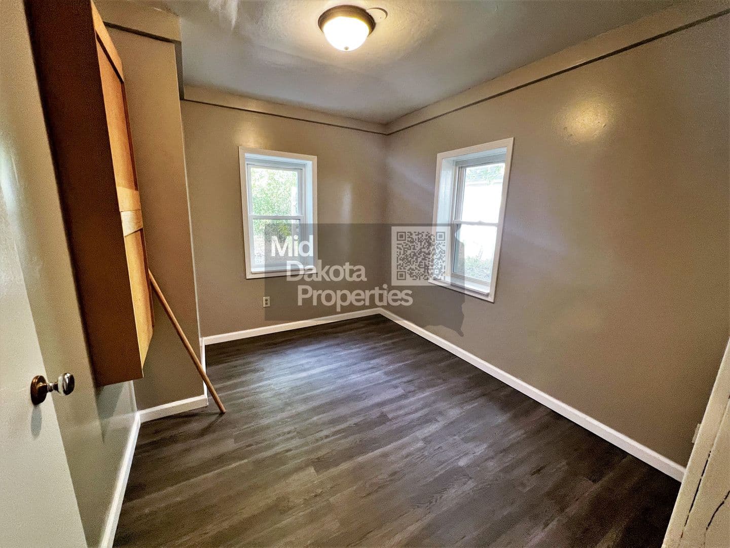 Mitchell House: 216 E 11th