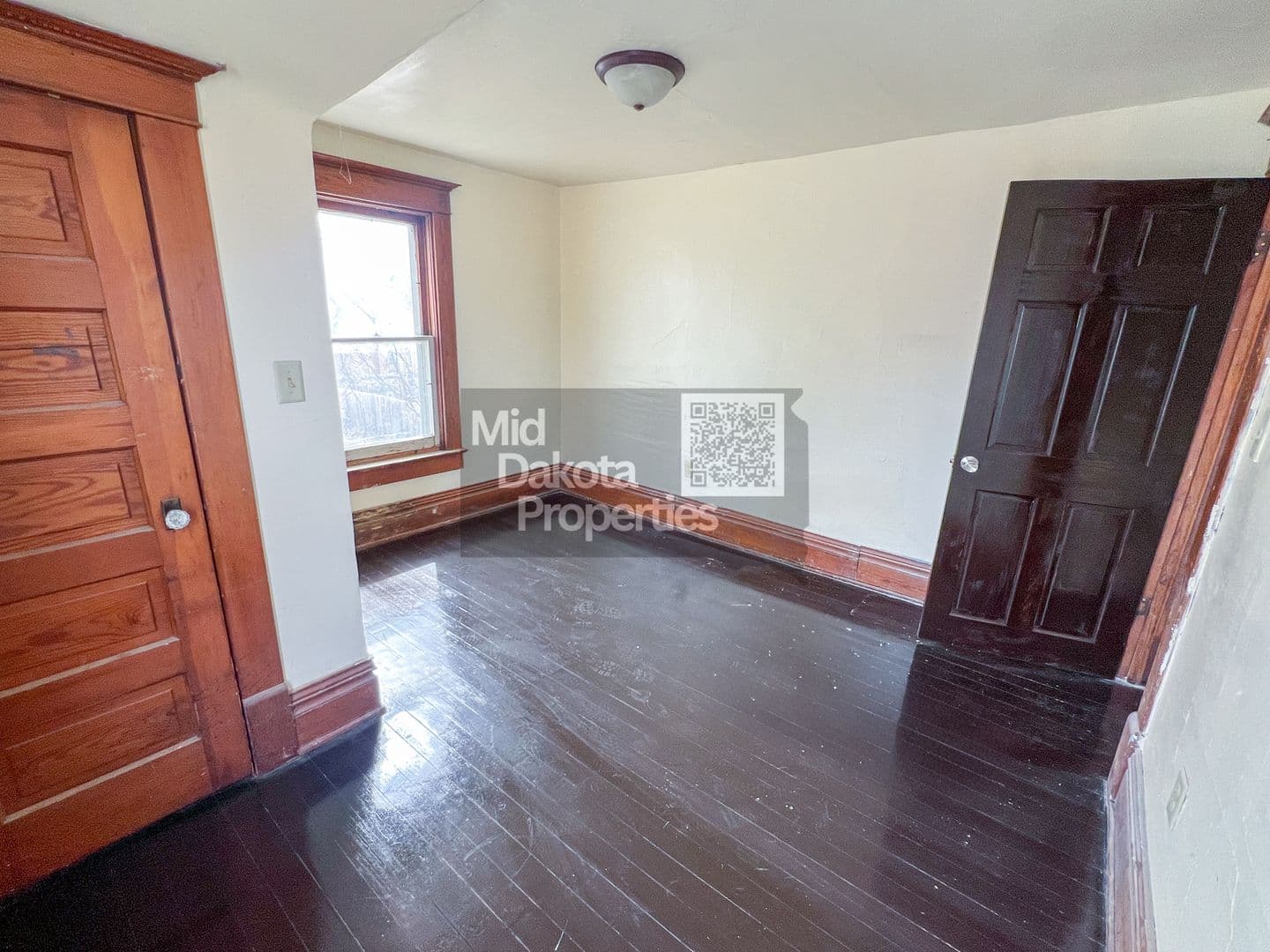 Mitchell House: 401 W 11th