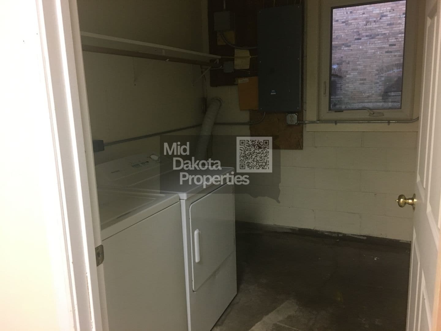 Mitchell Apartment: 112, 114, 116 120 E 3rd
