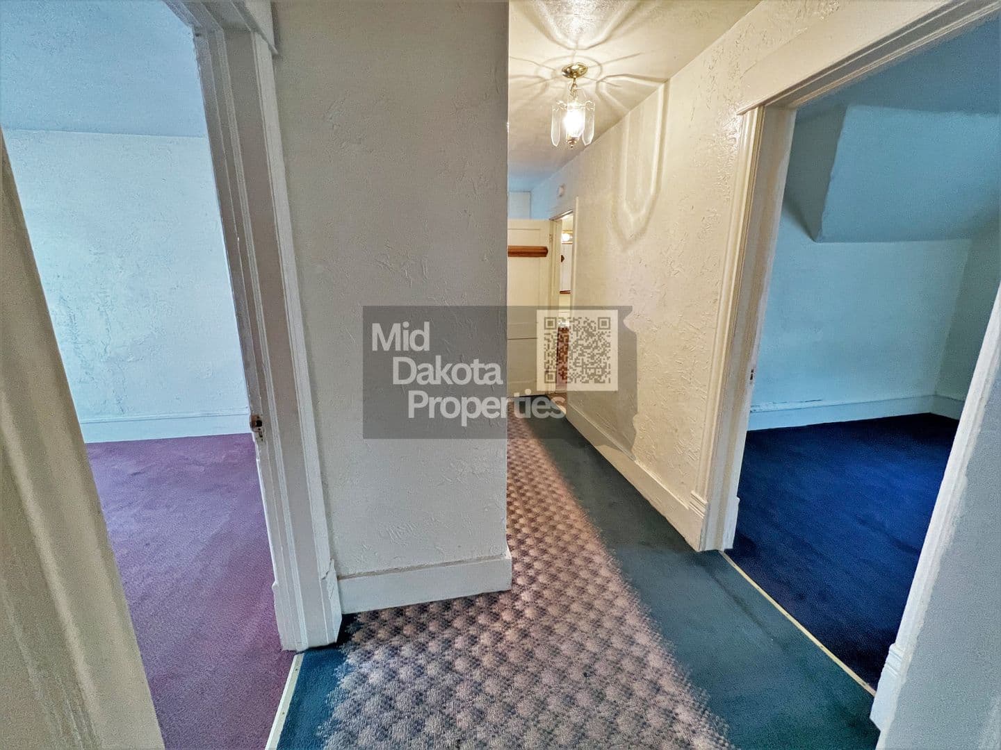 Mitchell Apartment: 915 W 4th