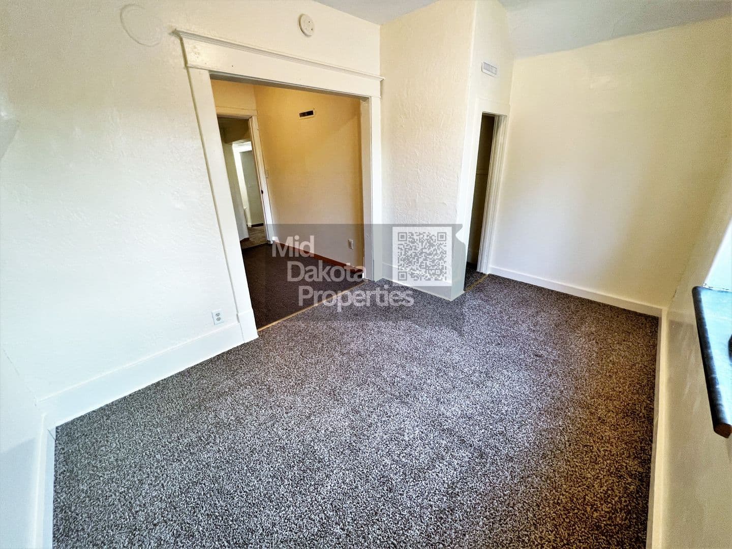 Mitchell Apartment: 504 W 2nd