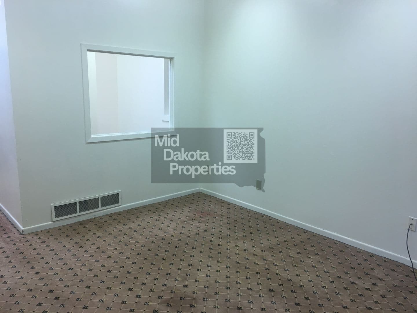 Mitchell Apartment: 112, 114, 116 120 E 3rd