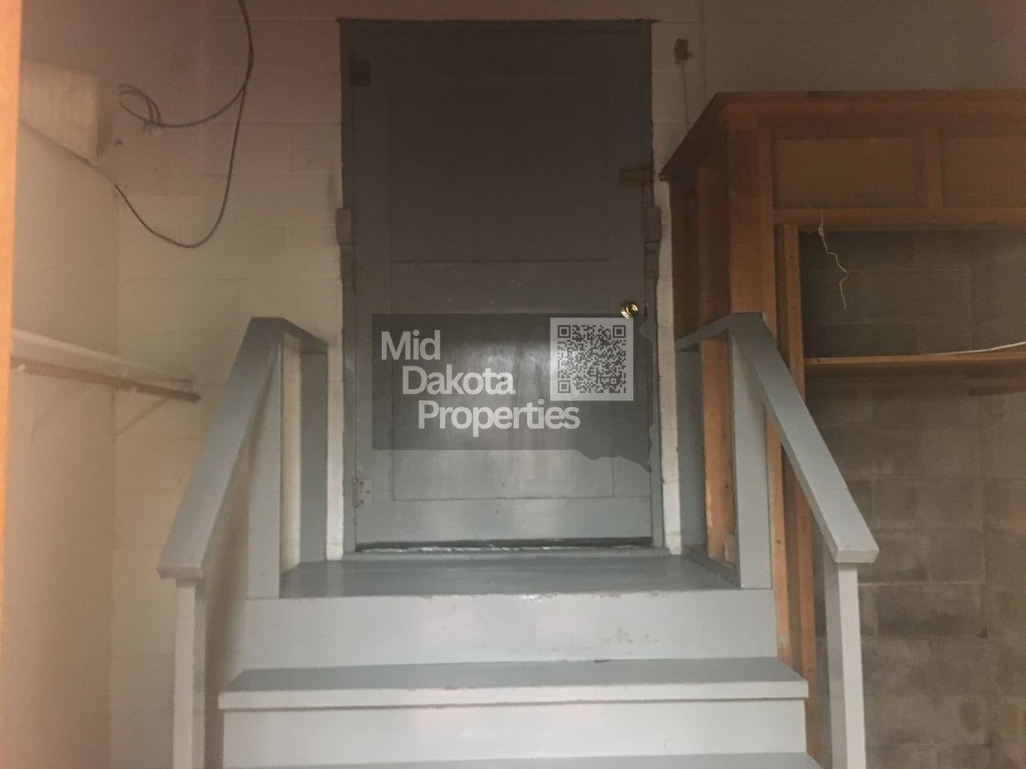 Mitchell Apartment: 112, 114, 116 120 E 3rd