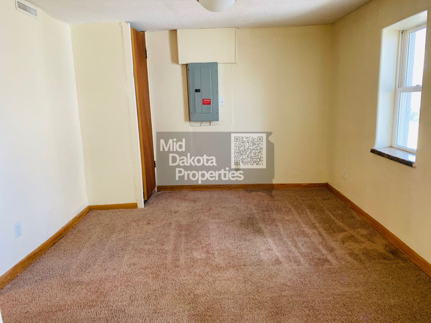 Mitchell Apartment: 504 W 2nd