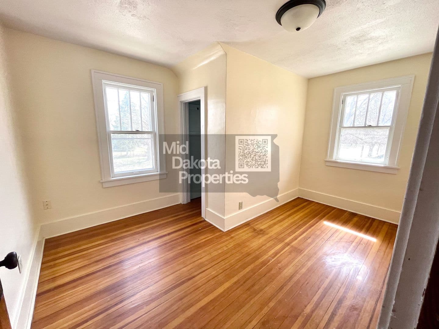 Mitchell Apartment: 801 W 5th