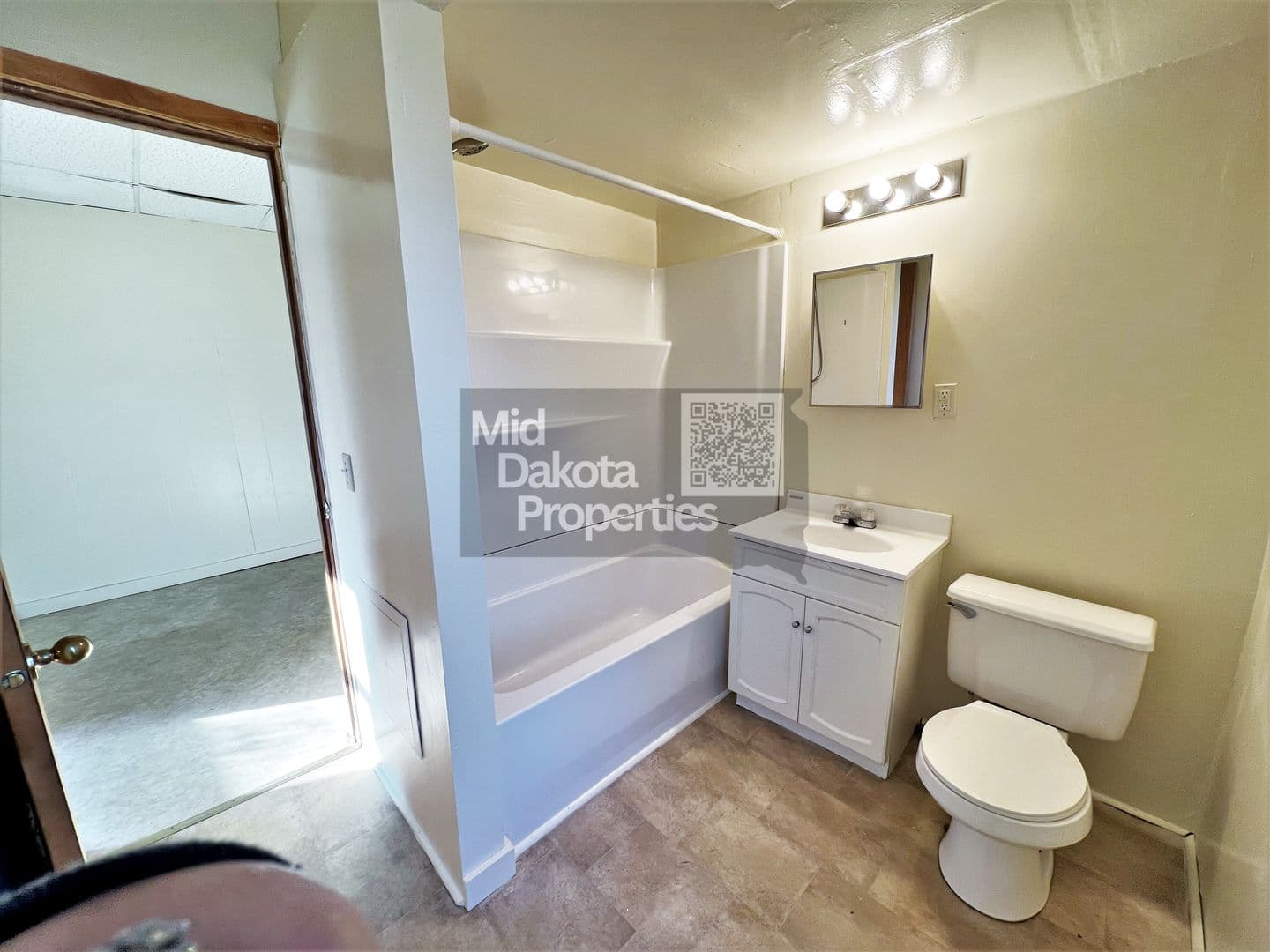 Mitchell Apartment: 512 W 1st
