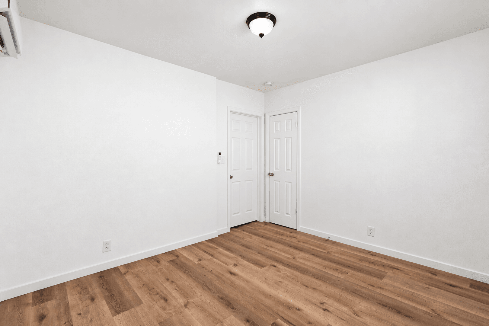 Riverside Apartment: 7456 Kingsley Way