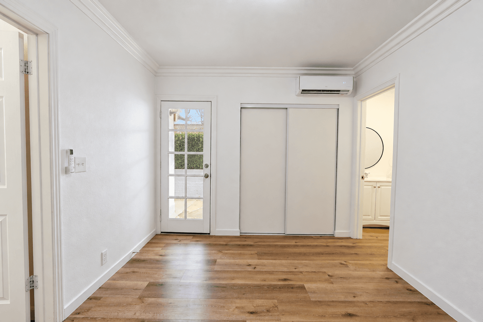 Riverside Apartment: 7456 Kingsley Way