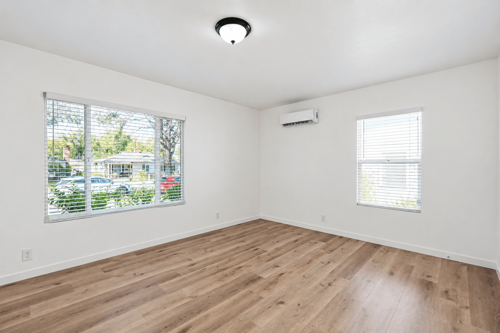 Riverside Apartment: 7456 Kingsley Way