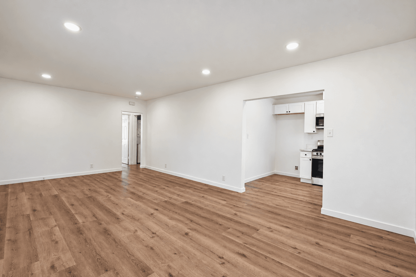 Riverside Apartment: 7456 Kingsley Way
