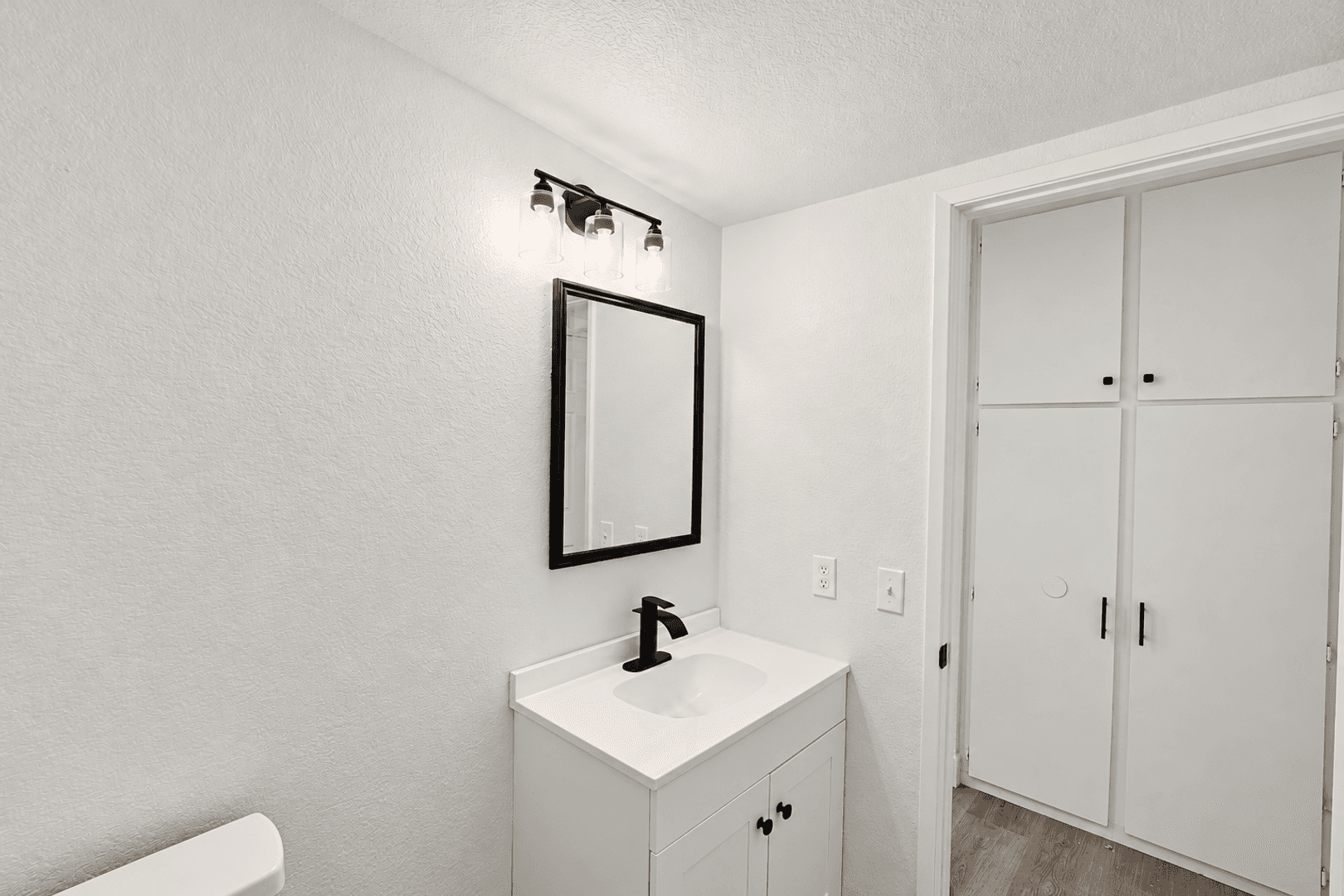 Moreno Valley House: 16369 Silverbirch Road