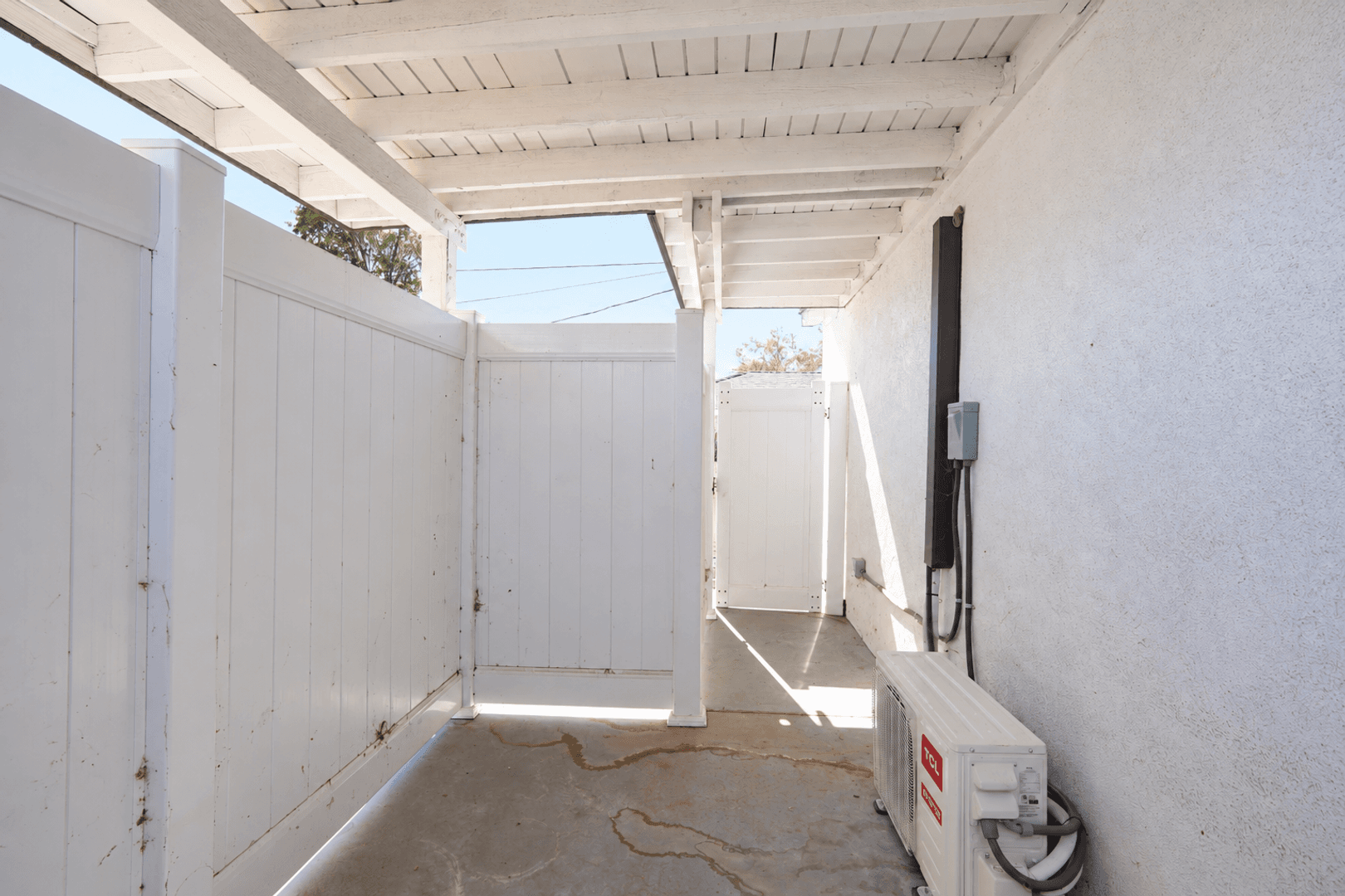 Riverside Apartment: 7456 Kingsley Way