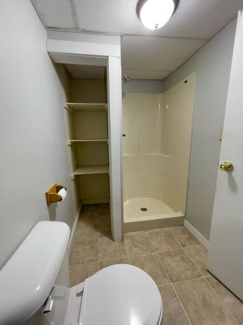 Muncie Apartment: 402 N Calvert St.