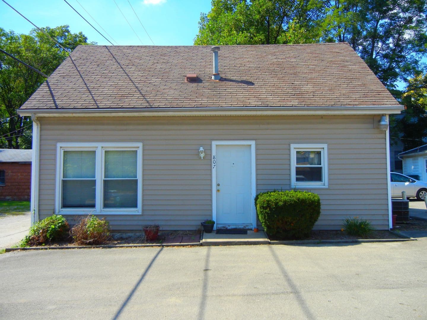 Muncie Apartment: 807 W. University Ave.