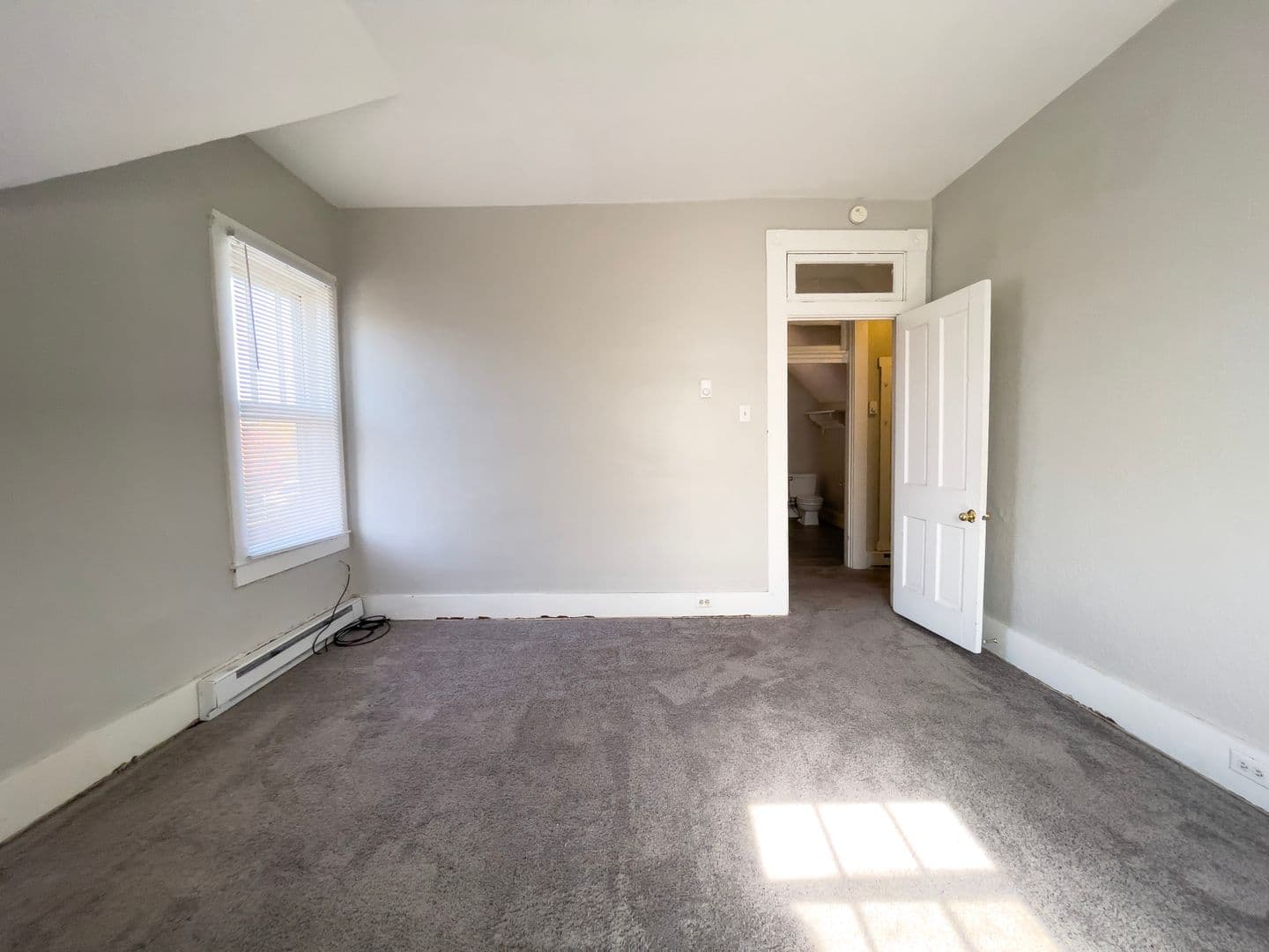Muncie Apartment: 216 N McKinley Ave.