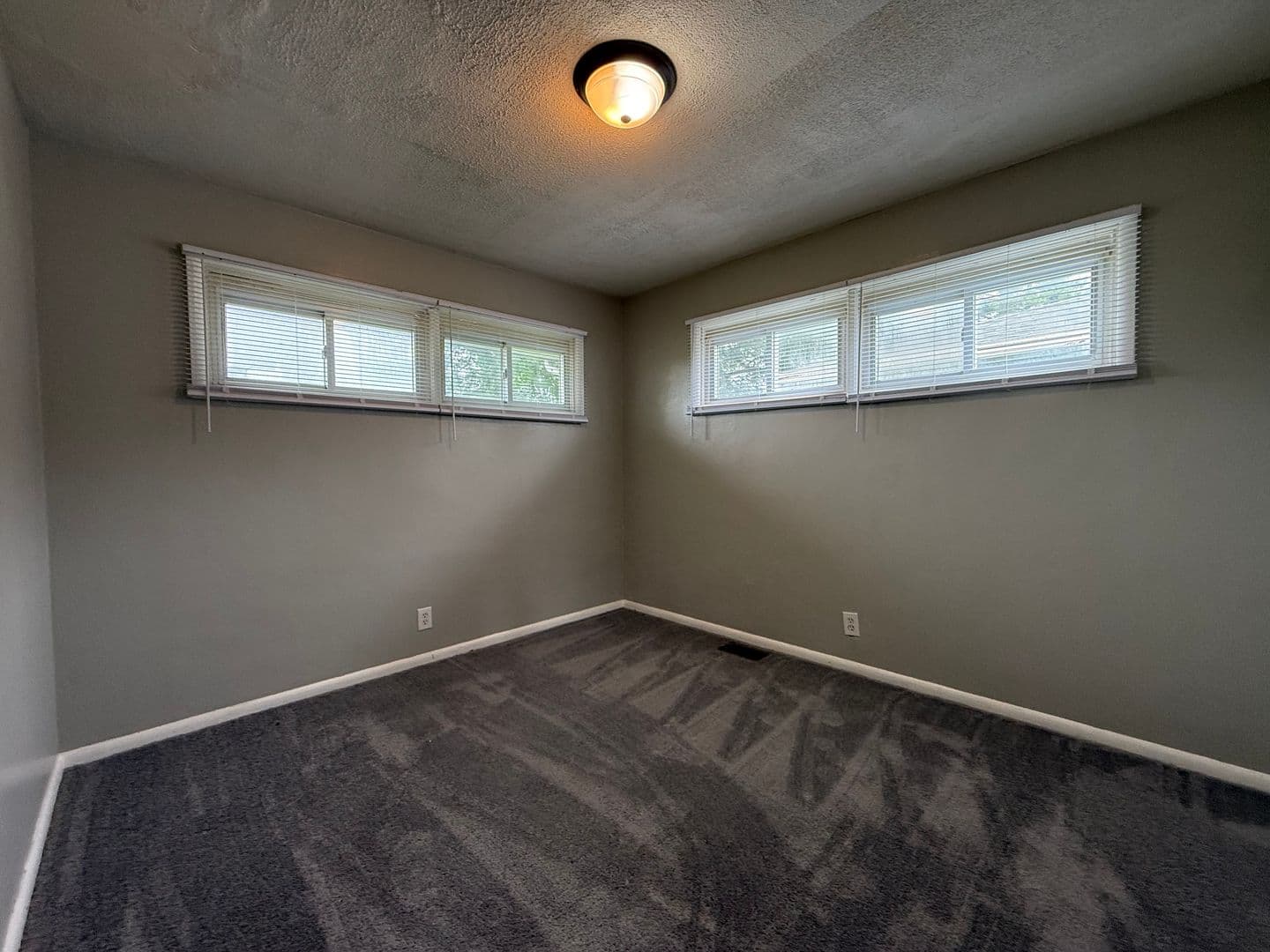 Muncie House: 3511 S Ebright St