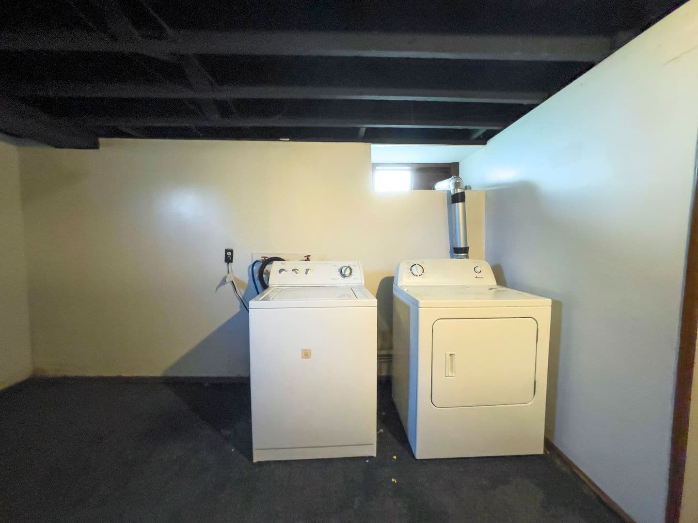 Muncie House: 101 N Dill St