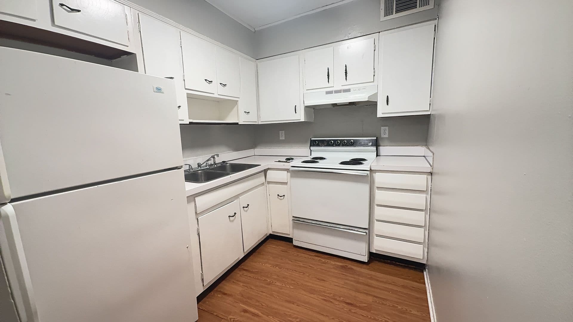 Muncie Apartment: 720 W Centennial Ave