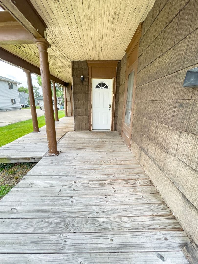 Muncie Apartment: 1607 W Jackson St