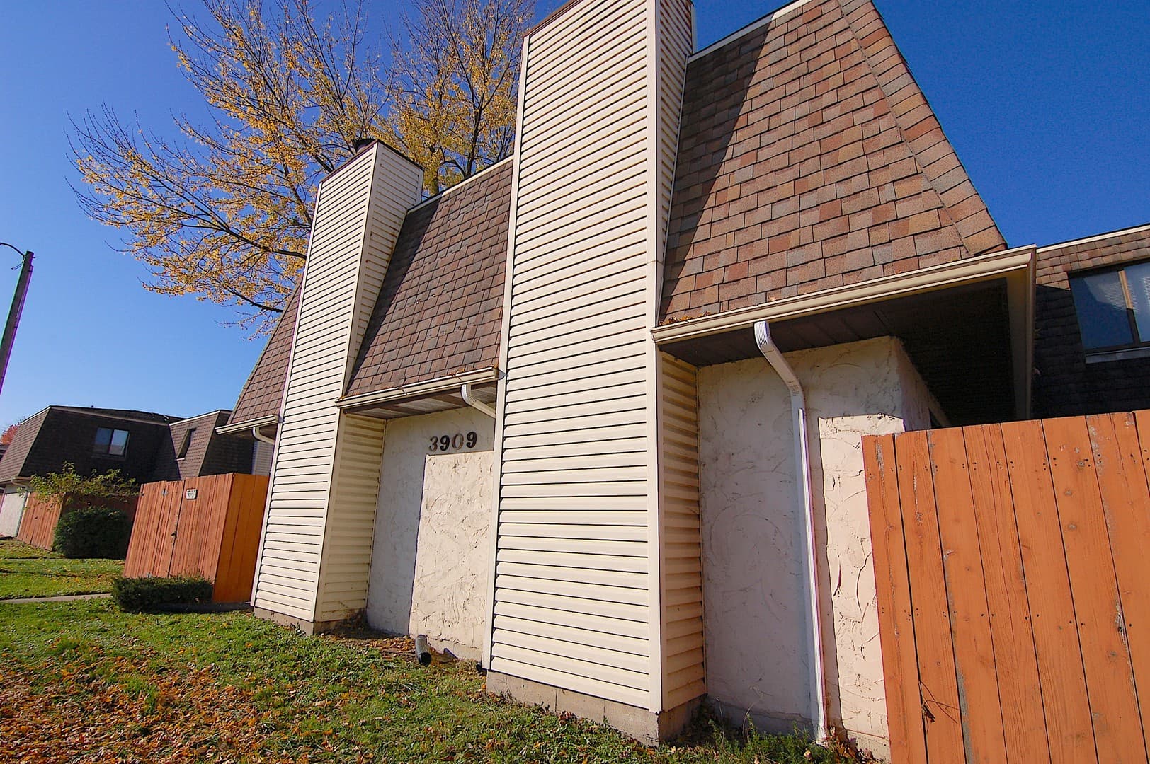 Muncie Apartment: 3909 N Franklin St