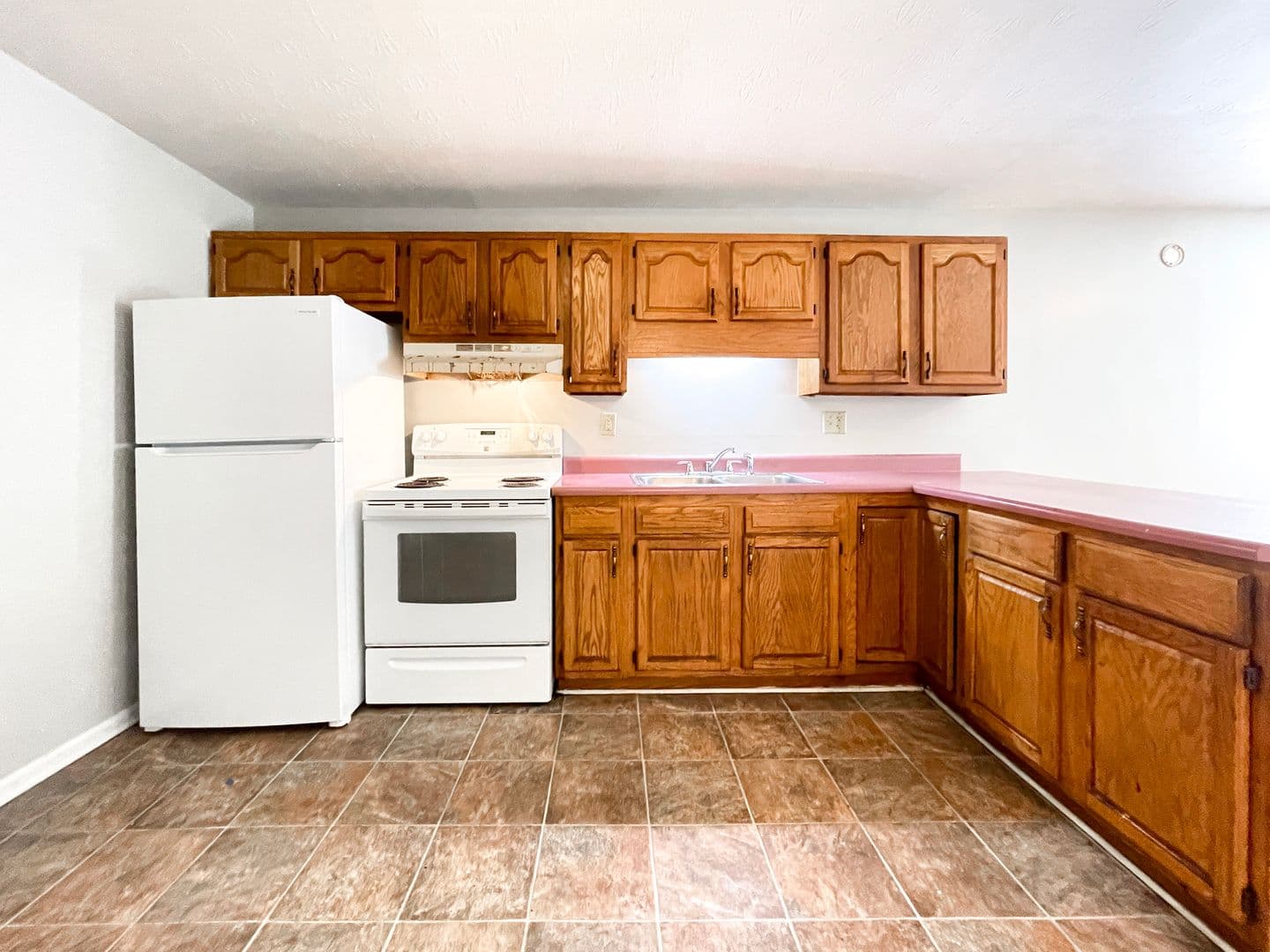 Muncie Apartment: 114 E 8th St