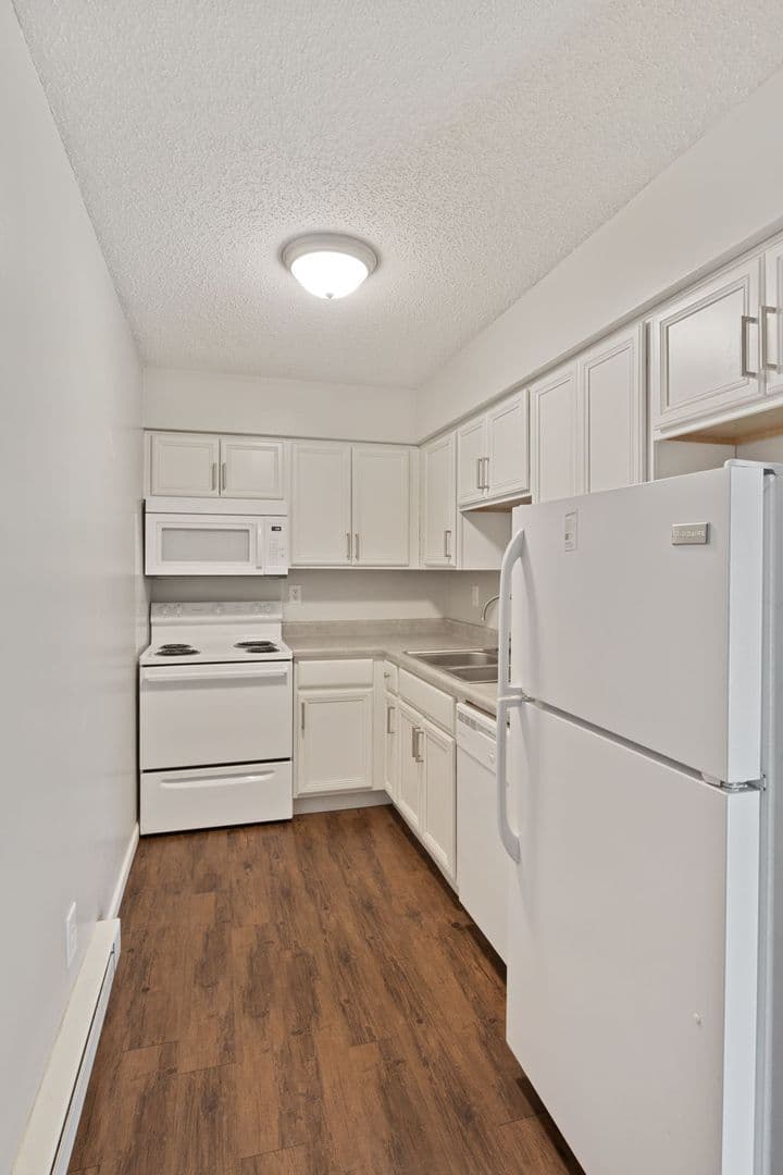 Muncie Apartment: 1408 W White River Blvd