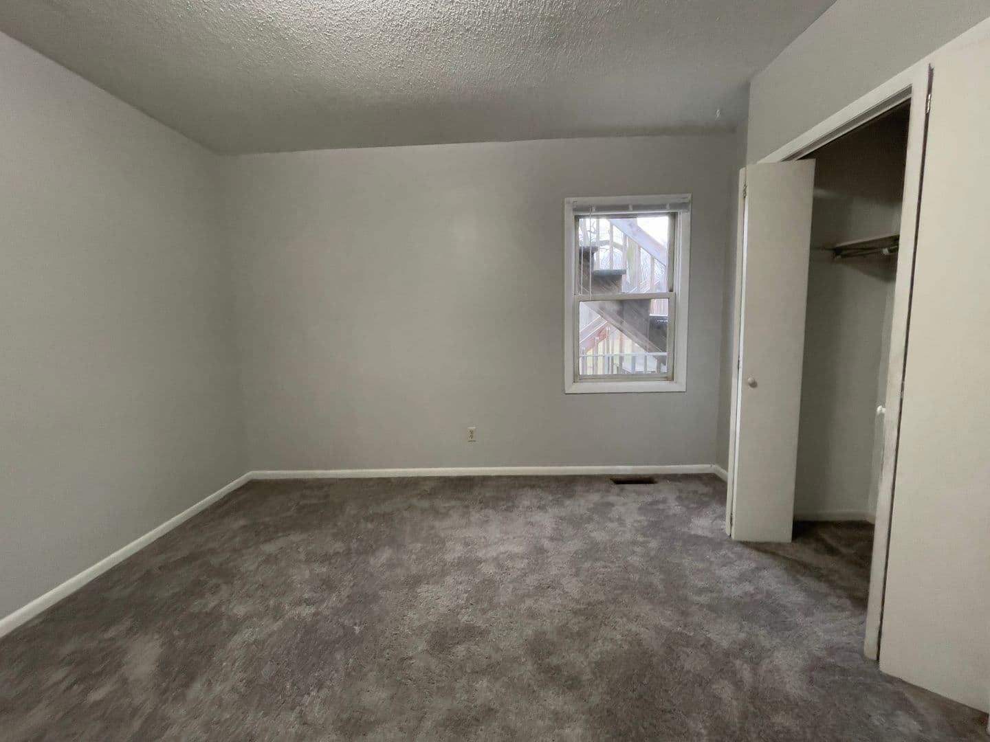 Muncie Apartment: 1409 W Jackson St