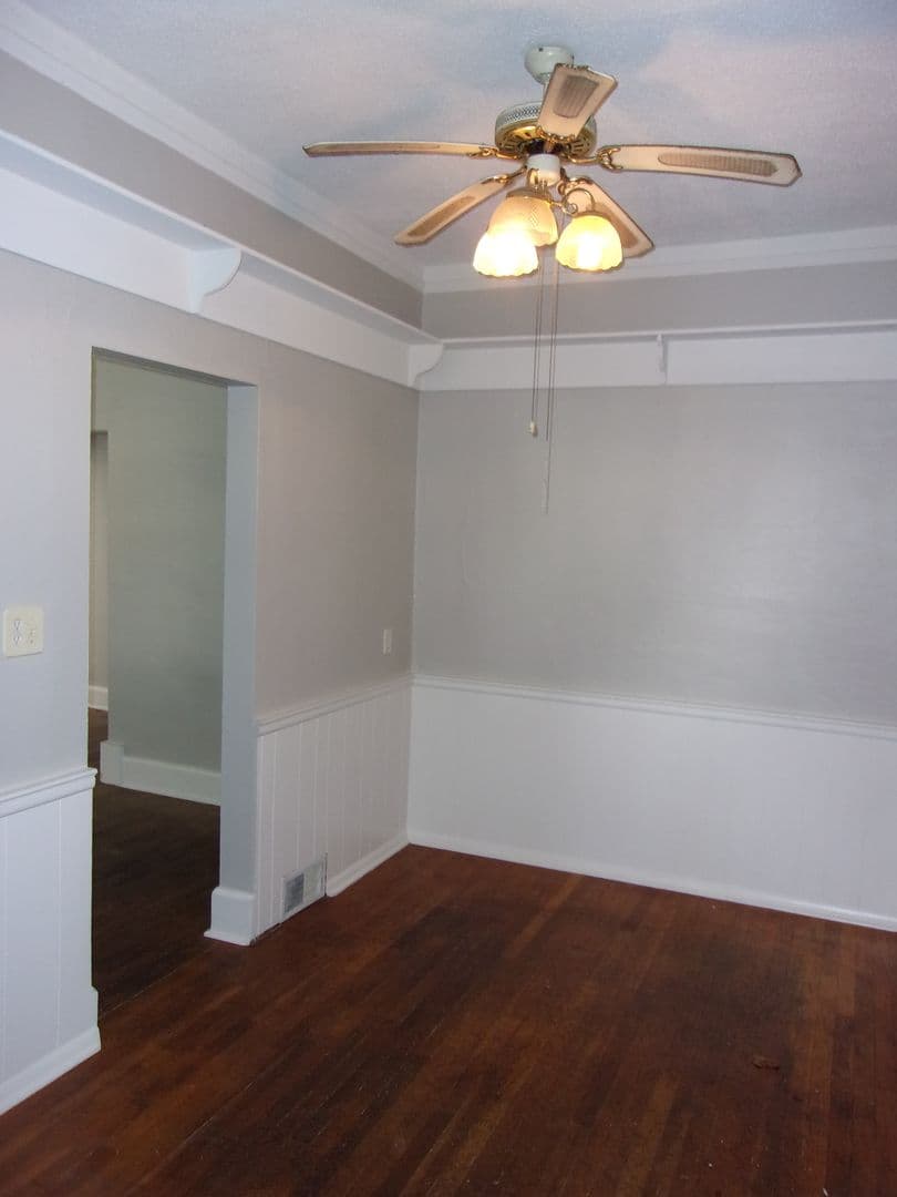 Muncie House: 401 S Talley Ave.