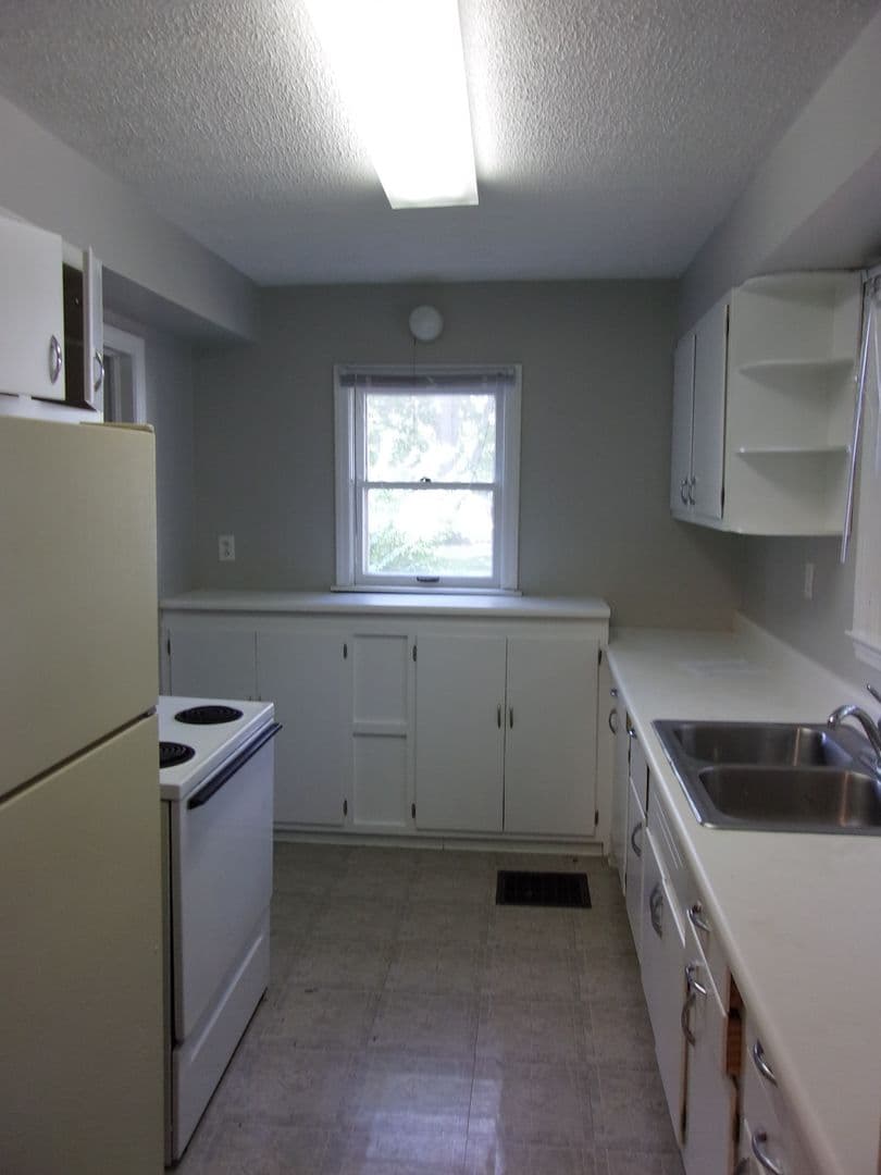 Muncie House: 401 S Talley Ave.