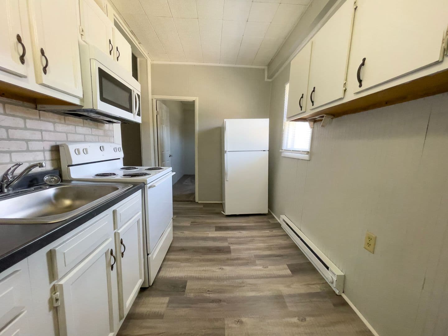Muncie Apartment: 216 N McKinley Ave.