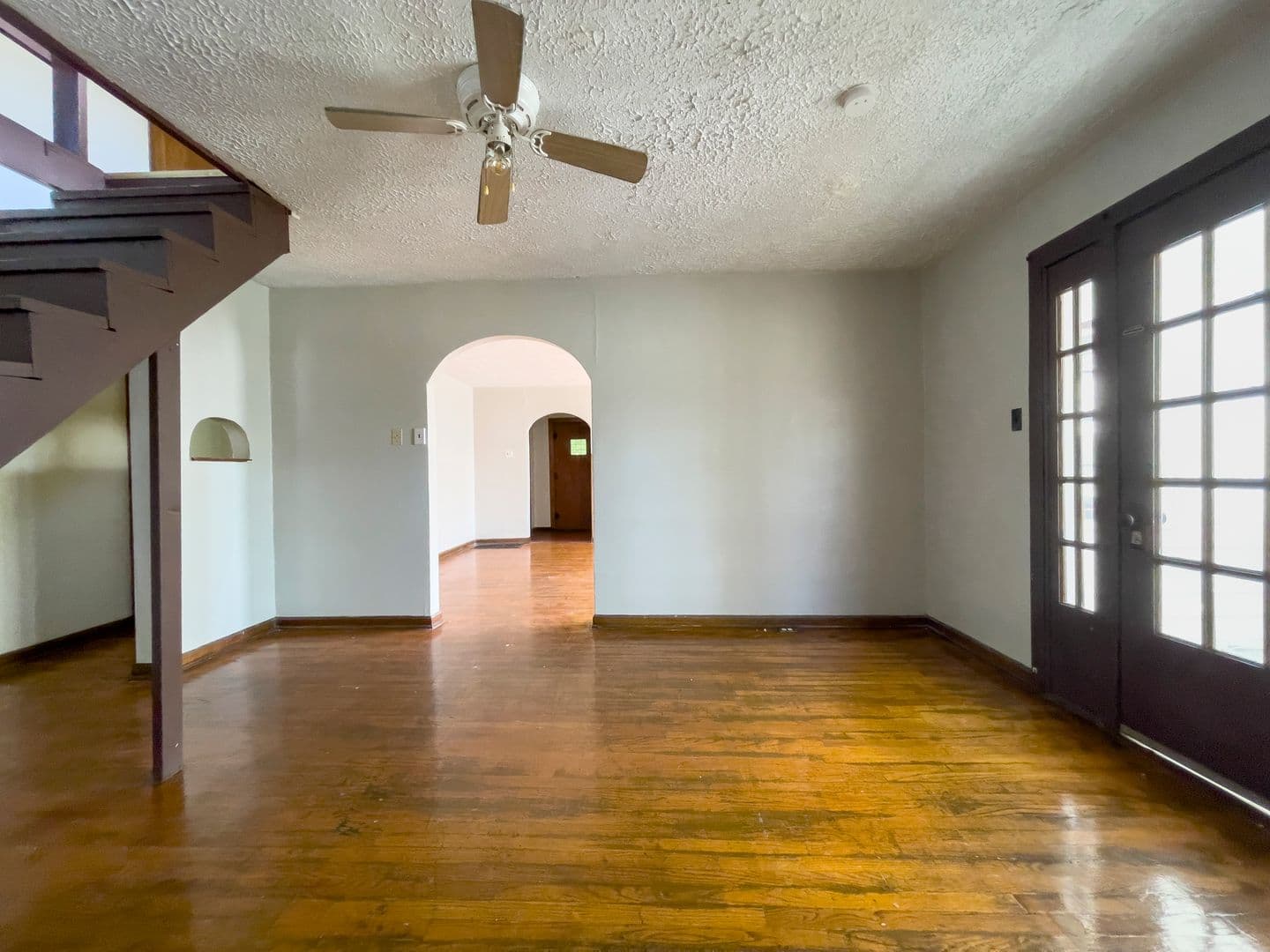 Muncie House: 101 N Dill St