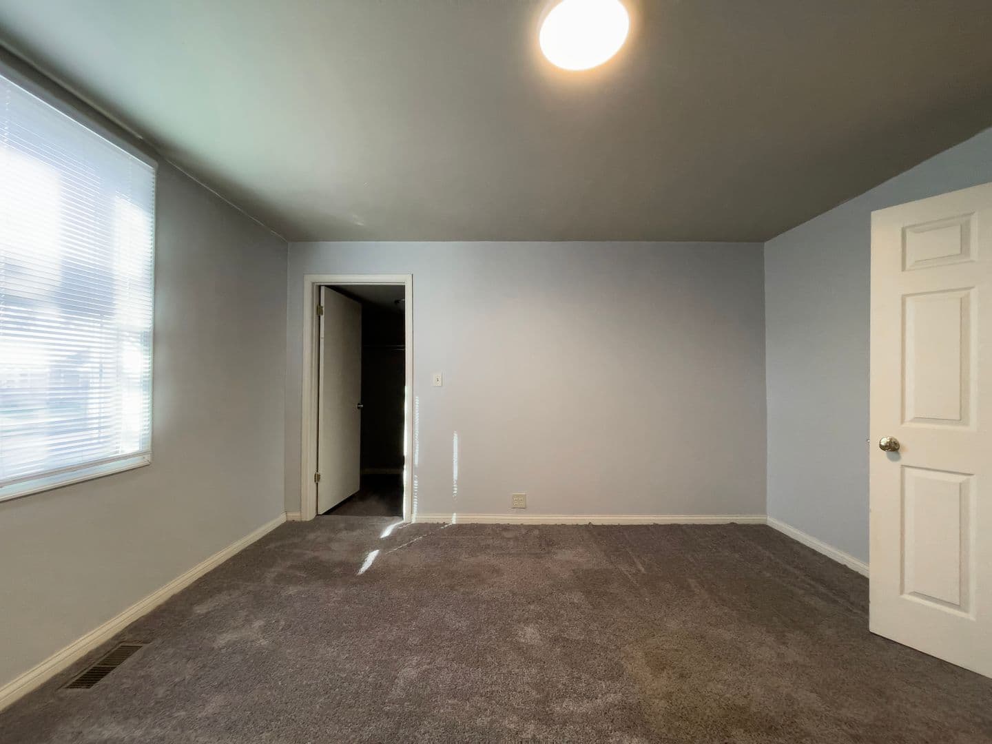 Muncie Apartment: 204 N Dill St