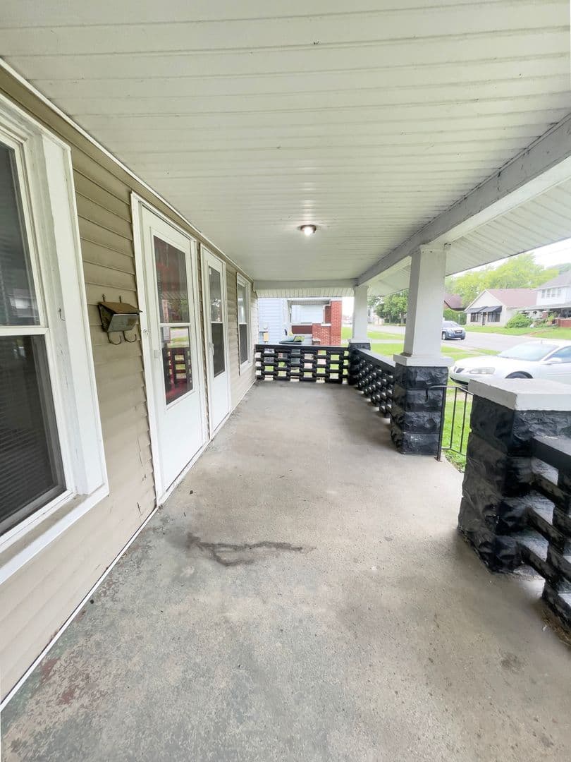 Muncie House: 1405 W Jackson St