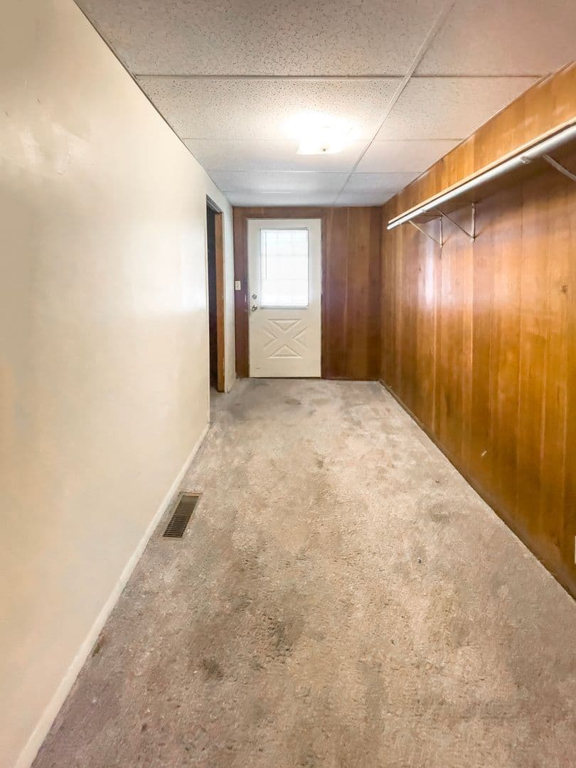 Muncie Apartment: 815 W University Ave