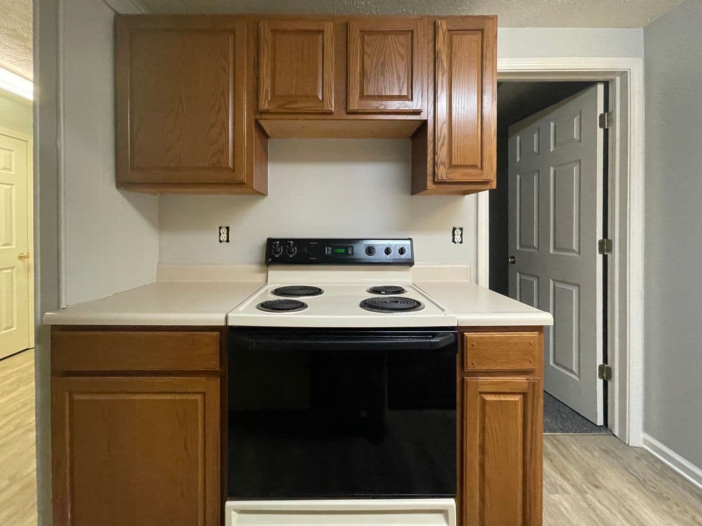 Muncie Apartment: 9012 W Jackson St