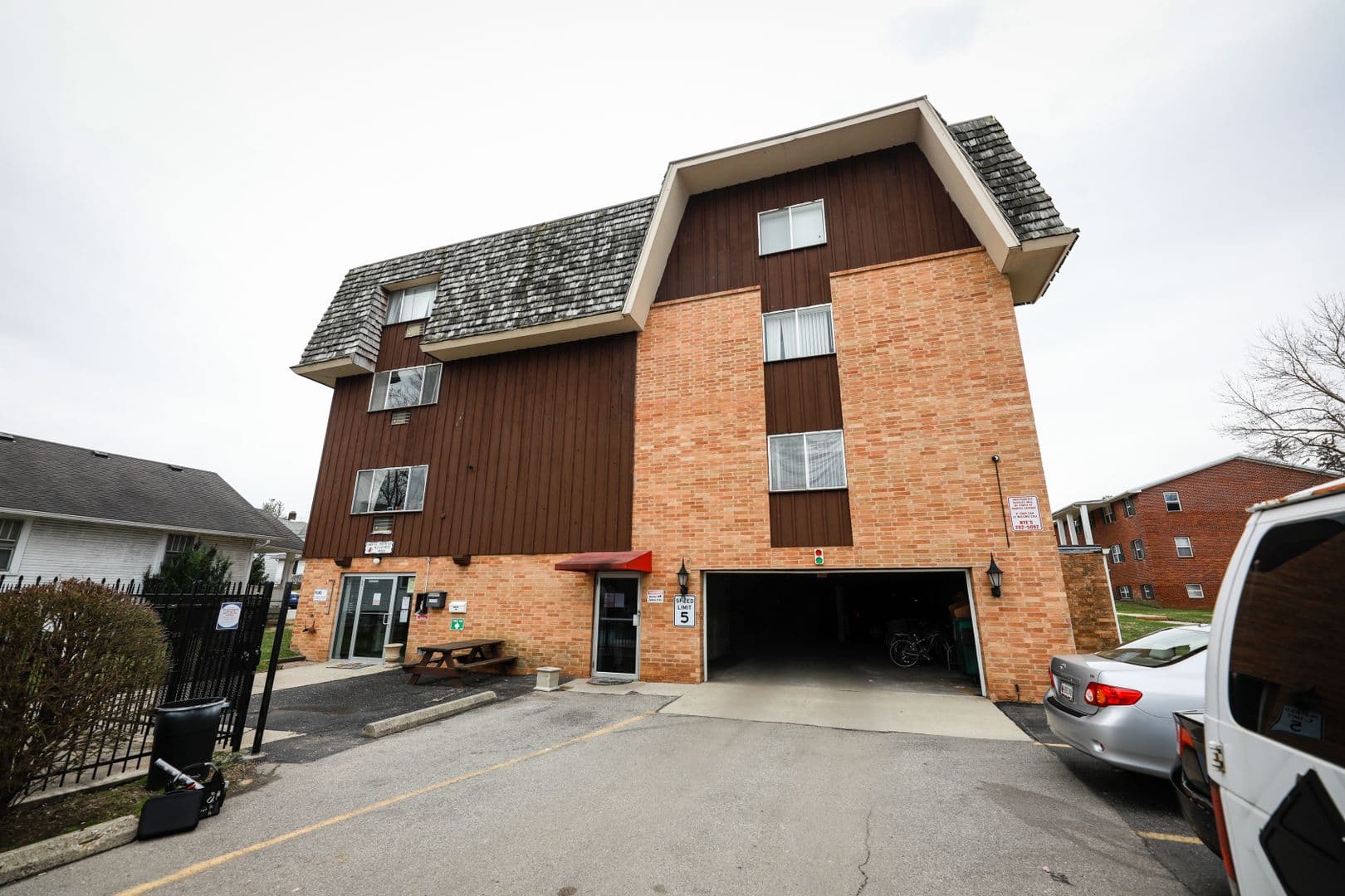 Muncie Apartment: 808 W Riverside Ave