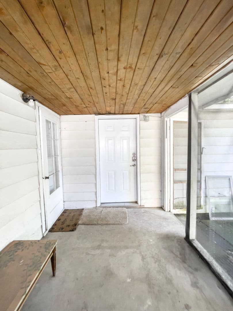 Muncie Apartment: 2602 W Ethel Ave.