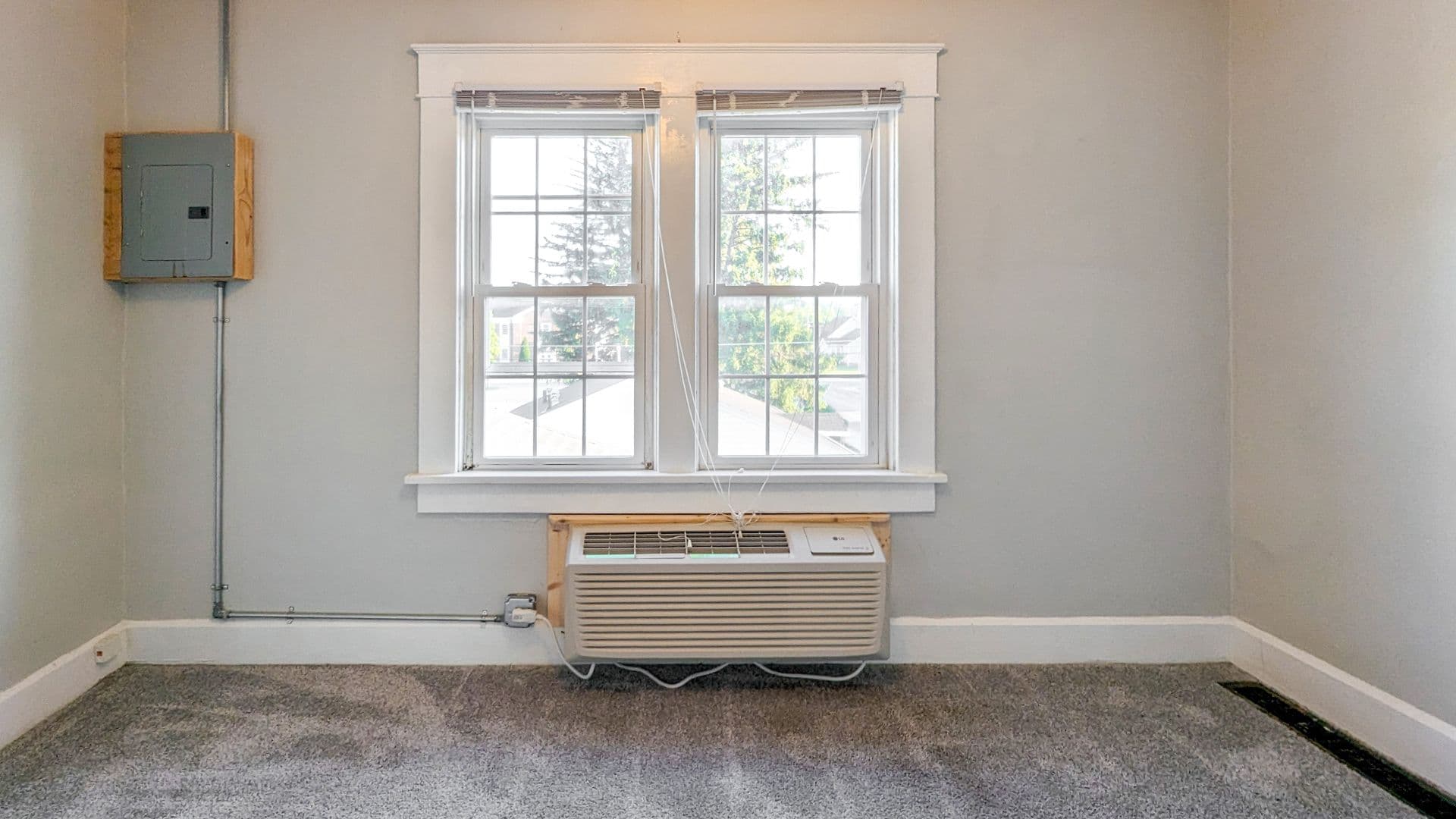 Muncie Apartment: 1900 W Jackson St.