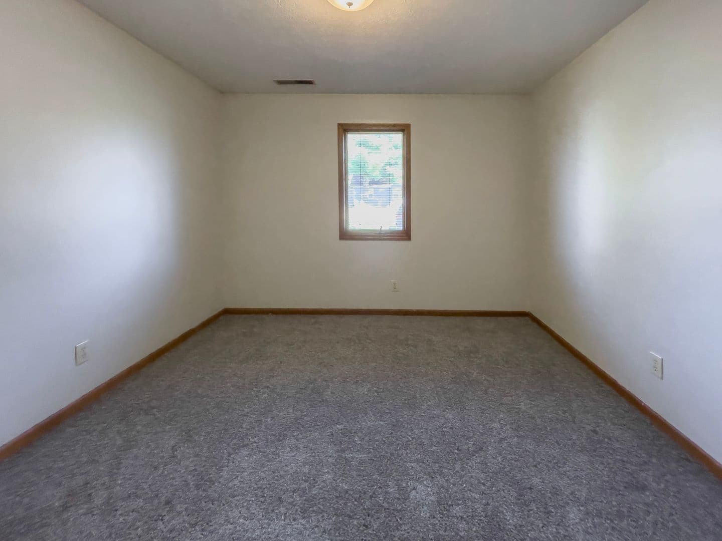 Muncie Apartment: 2015 W Godman Ave