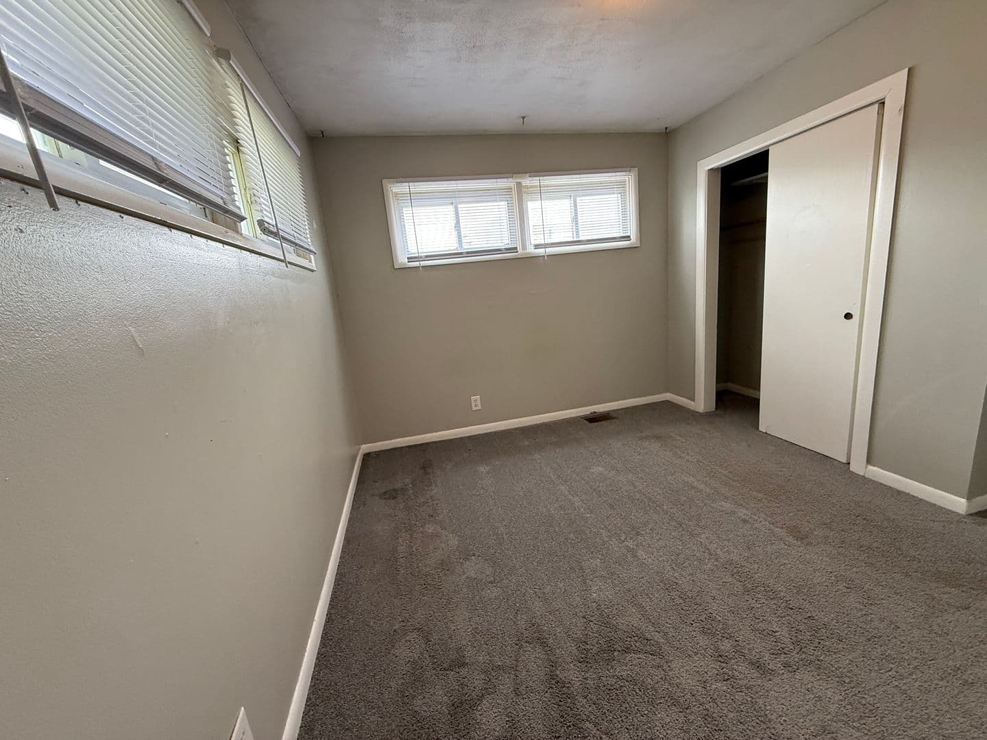 Muncie House: 3511 S Ebright St
