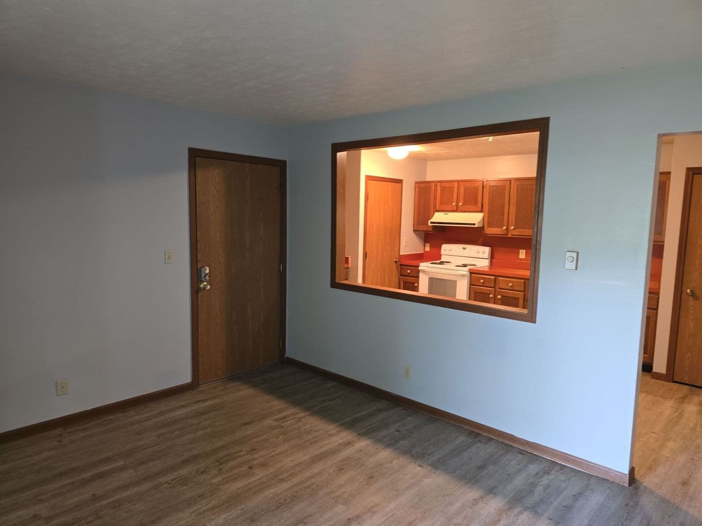Garrett Apartment: 400 Oak Trail