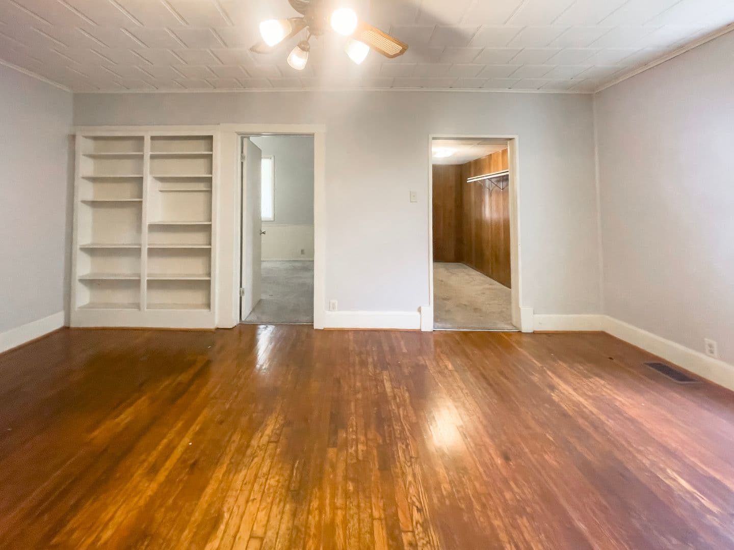 Muncie Apartment: 815 W University Ave