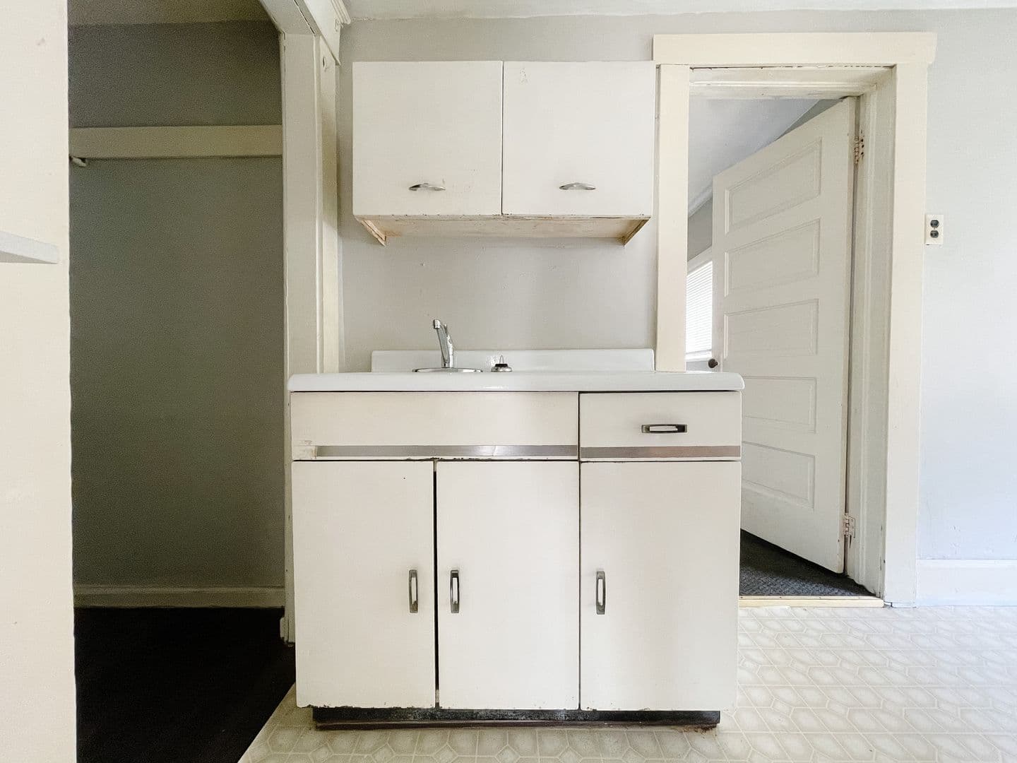 Muncie Apartment: 218 S Martin Ave