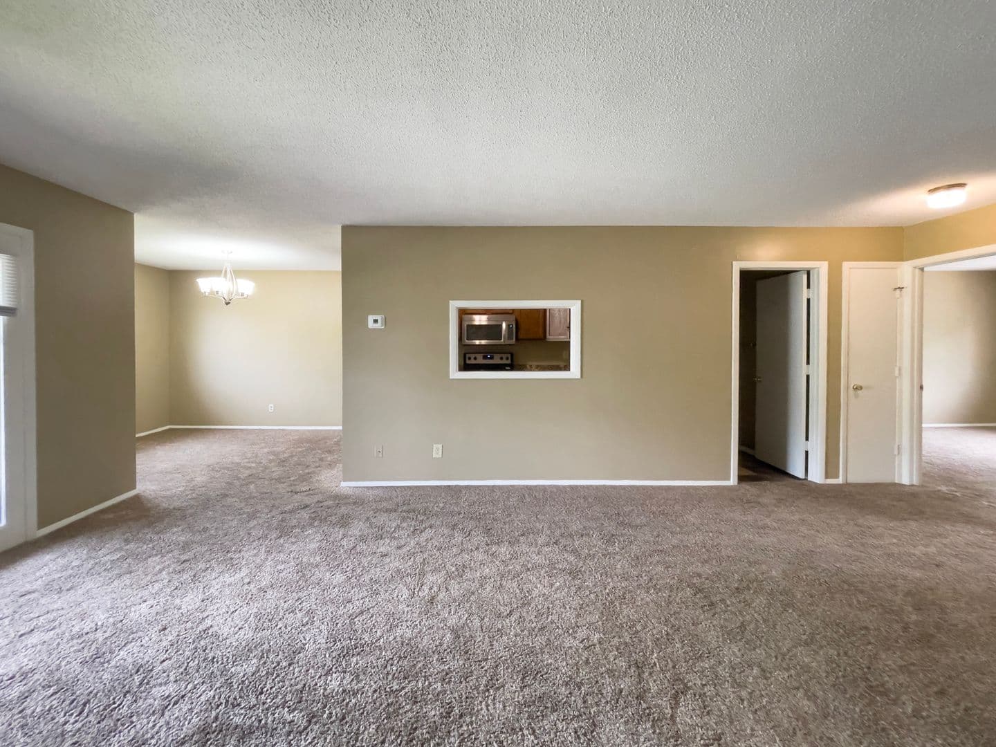Muncie Apartment: 920 N. Linden St. Apt 13