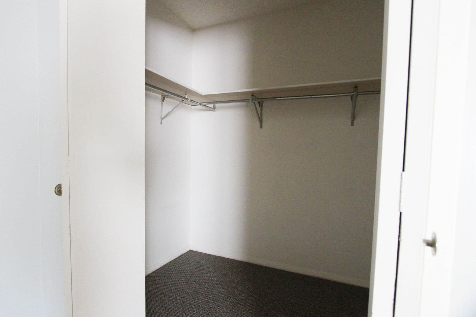Muncie Apartment: 920 N. Linden St. Apt 20