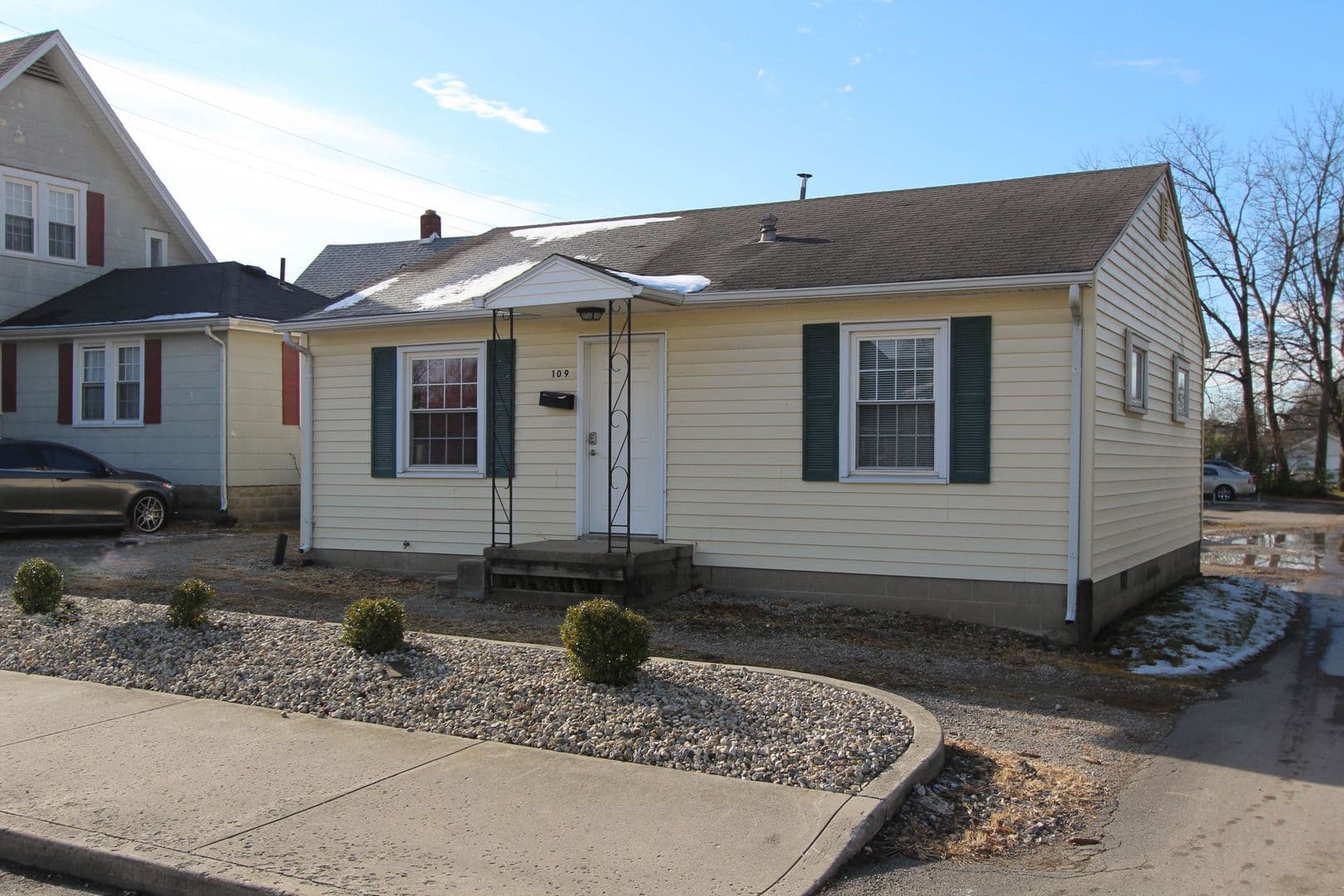 Muncie House: 109 S McKinley Ave