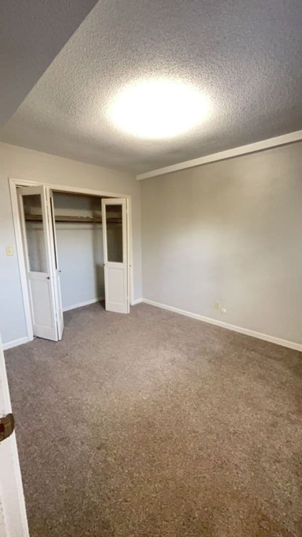 Muncie Apartment: 807 W. University Ave.