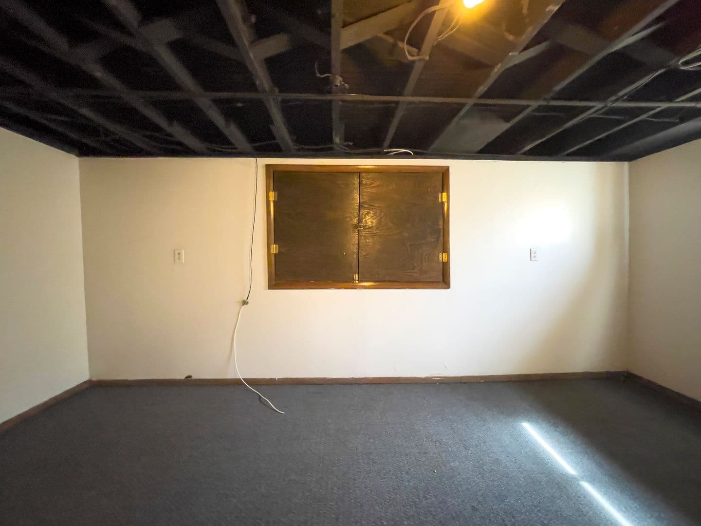 Muncie House: 101 N Dill St