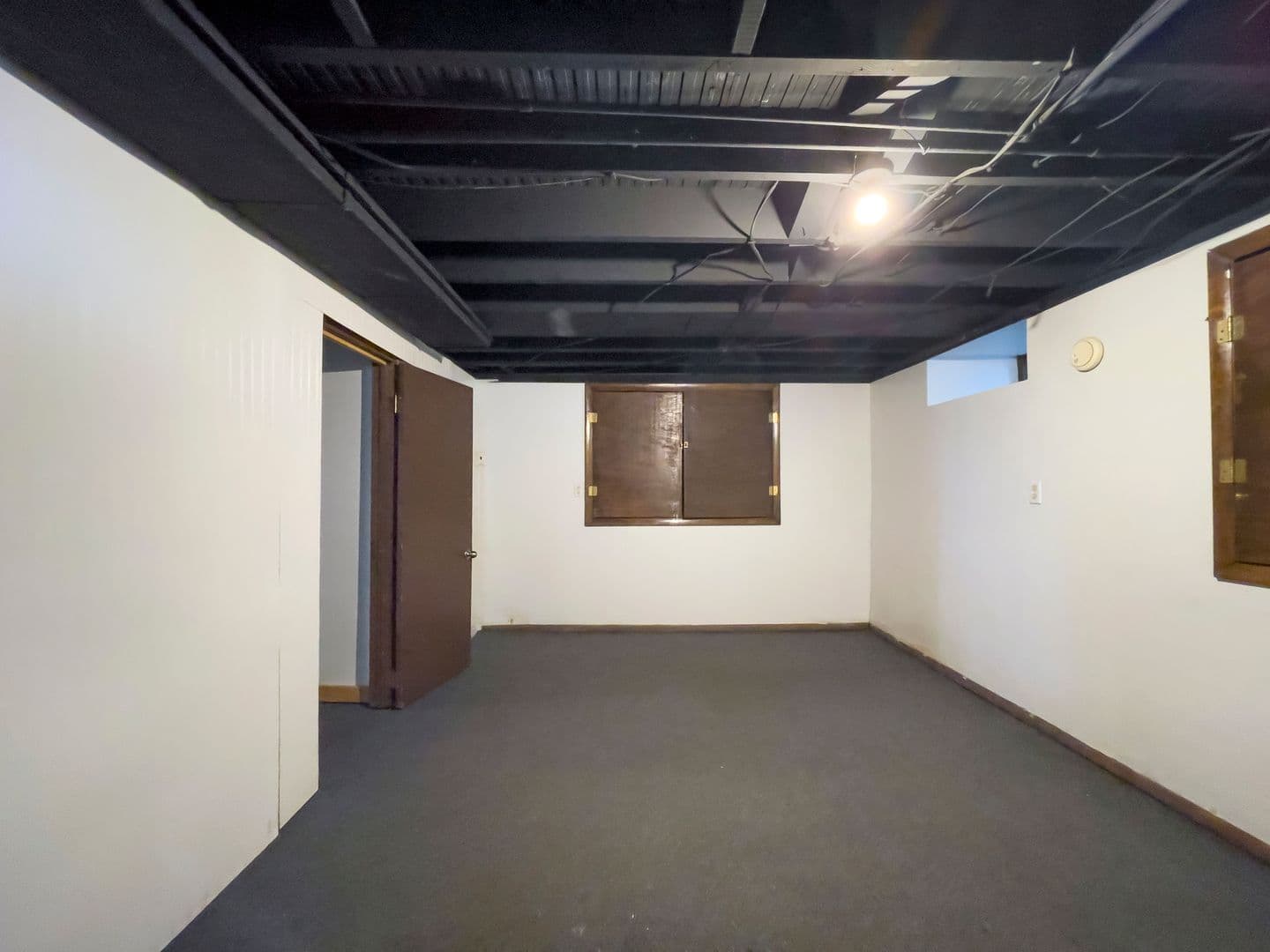 Muncie House: 101 N Dill St